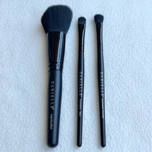 Danielle brush set